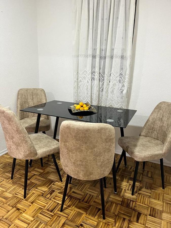 Stan Na Dan Kozarska Dubica Lägenhet Bosanska Dubica Exteriör bild