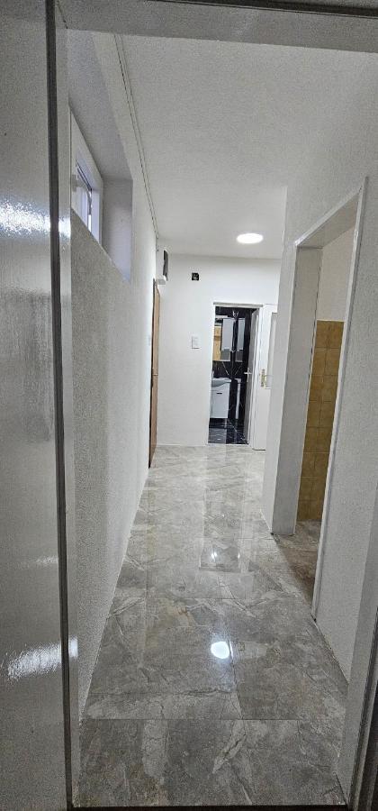 Stan Na Dan Kozarska Dubica Lägenhet Bosanska Dubica Exteriör bild