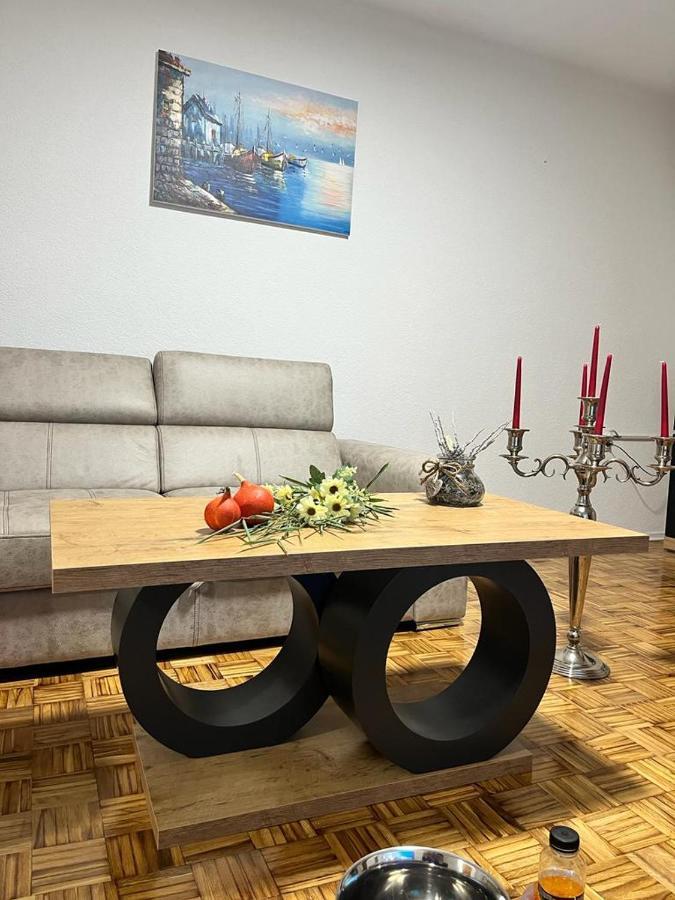 Stan Na Dan Kozarska Dubica Lägenhet Bosanska Dubica Exteriör bild